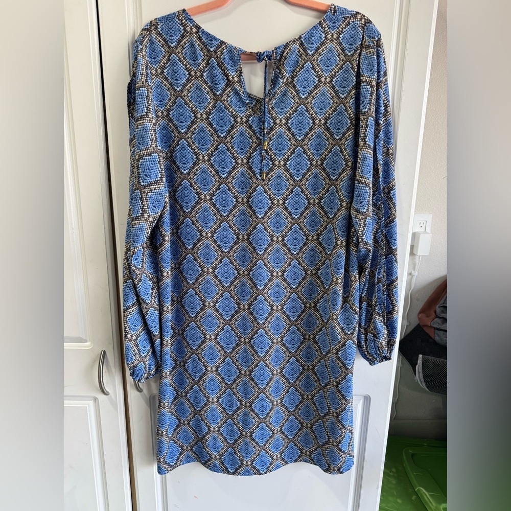 2/$8 SHIRTS 👚 SALE | Tommy Bahama Blue and Black Geometric Long Sleeve Dress